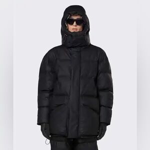 NWT— Rains Block Puffer Jacket in Black (Unisex S)